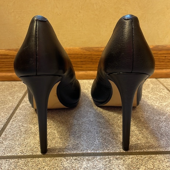 BANANA REPUBLIC UEC Women’s Size 9 Black Leather Heel Platform Pumps Round Toe - Picture 13 of 17